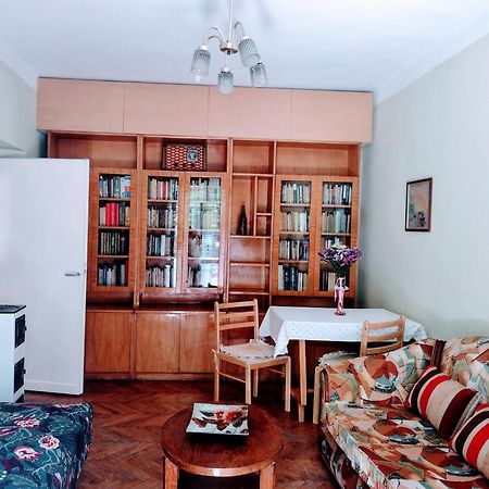 Era Echoes - Preserved Historical Apartment Tirana Exterior foto